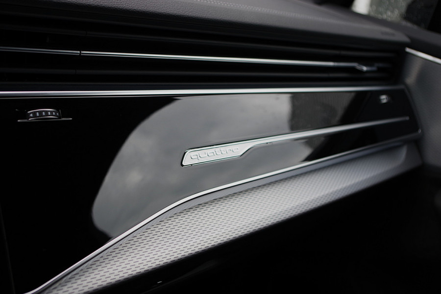 Audi Q7 60 TFSI e 490 PK quattro Pro Line S Competition, Panoramadak, RS-Sportstoelen, Head-Up, Trekhaak