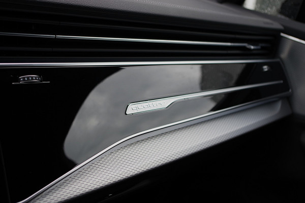 Audi Q7 60 TFSI e 490 PK quattro Pro Line S Competition, Panoramadak, RS-Sportstoelen, Head-Up, Trekhaak