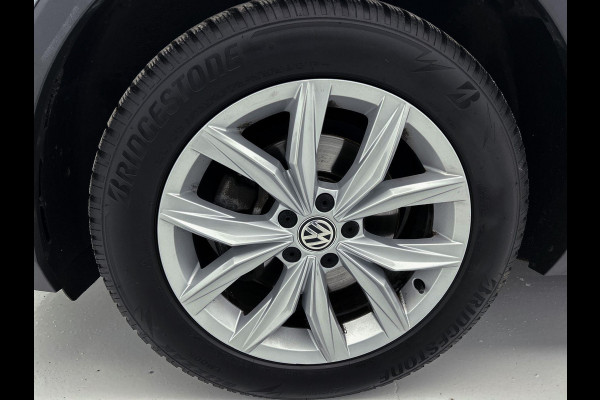 Volkswagen Tiguan Allspace 1.5 TSI Highline | PANO | Massagestoel | Stoelverw | TrekH | Add CC | 1e eig | DealeronderH | NL Auto |