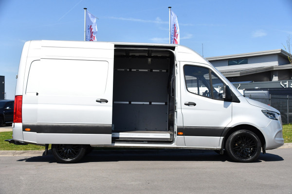 Mercedes-Benz Sprinter V6 319 3.0 CDI L2H2 PB Edition Camera, Cruise, Carplay, Stoelverwarming, Multimedia, LED, Automaat, Standkache, UNIEK!