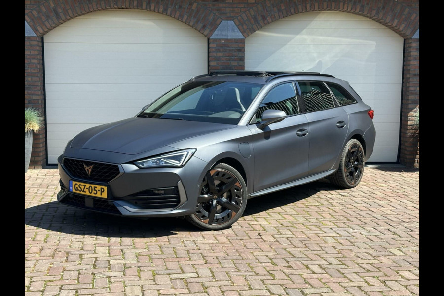 CUPRA Leon Sportstourer 1.4 TSI eHybrid PHEV FR Business Intense Panorama Carplay LED 245pk