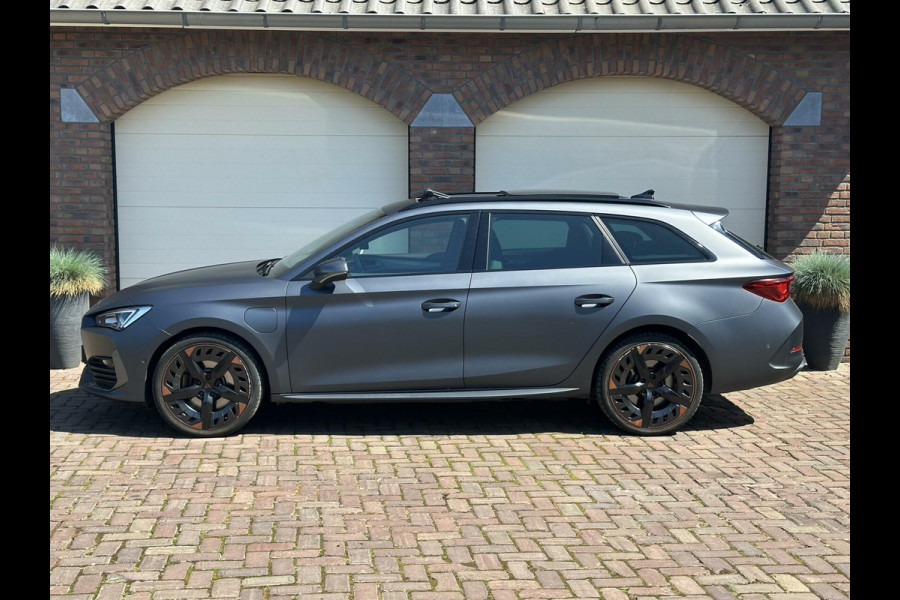 CUPRA Leon Sportstourer 1.4 TSI eHybrid PHEV FR Business Intense Panorama Carplay LED 245pk