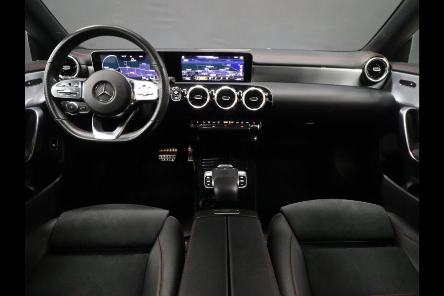 Mercedes-Benz CLA-Klasse 180 AMG Sport [APPLE CARPLAY, ANDROID, CAMERA, STOELVERWARMING, PDC V+A, HALF LEDER, CRUISE, NIEUWSTAAT]