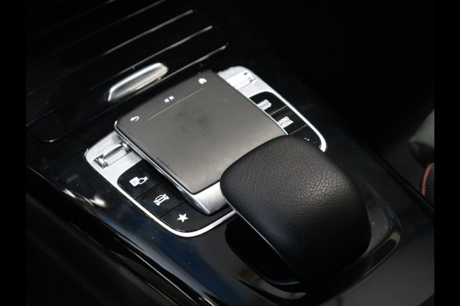 Mercedes-Benz CLA-Klasse 180 AMG Sport [APPLE CARPLAY, ANDROID, CAMERA, STOELVERWARMING, PDC V+A, HALF LEDER, CRUISE, NIEUWSTAAT]