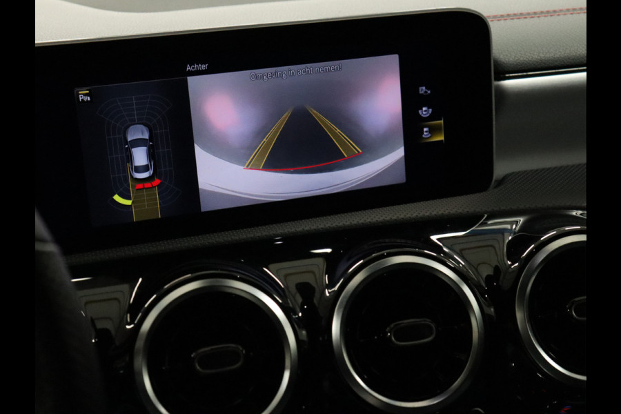 Mercedes-Benz CLA-Klasse 180 AMG Sport [APPLE CARPLAY, ANDROID, CAMERA, STOELVERWARMING, PDC V+A, HALF LEDER, CRUISE, NIEUWSTAAT]