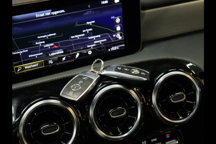 Mercedes-Benz CLA-Klasse 180 AMG Sport [APPLE CARPLAY, ANDROID, CAMERA, STOELVERWARMING, PDC V+A, HALF LEDER, CRUISE, NIEUWSTAAT]