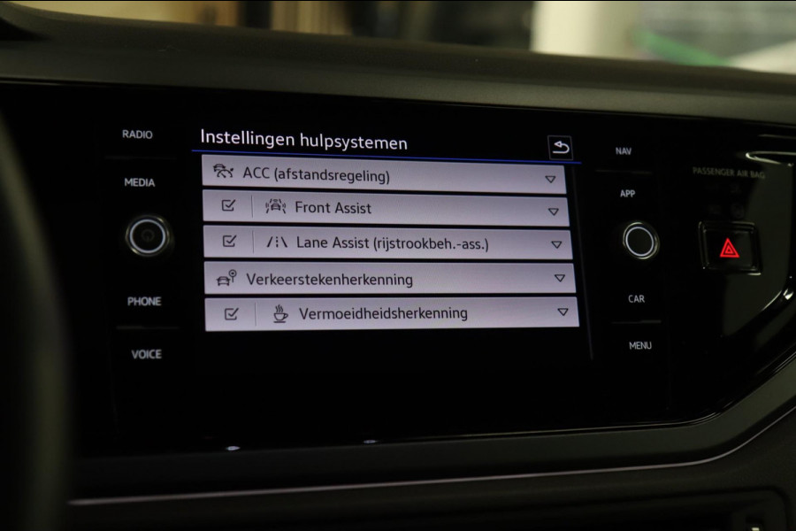 Volkswagen Polo 1.0 TSI 3X R-Line PANO/IQLIGHT/LANEASSIST/VOL