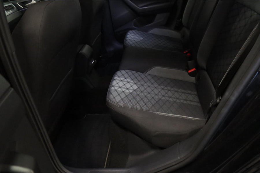 Volkswagen Polo 1.0 TSI 3X R-Line PANO/IQLIGHT/LANEASSIST/VOL