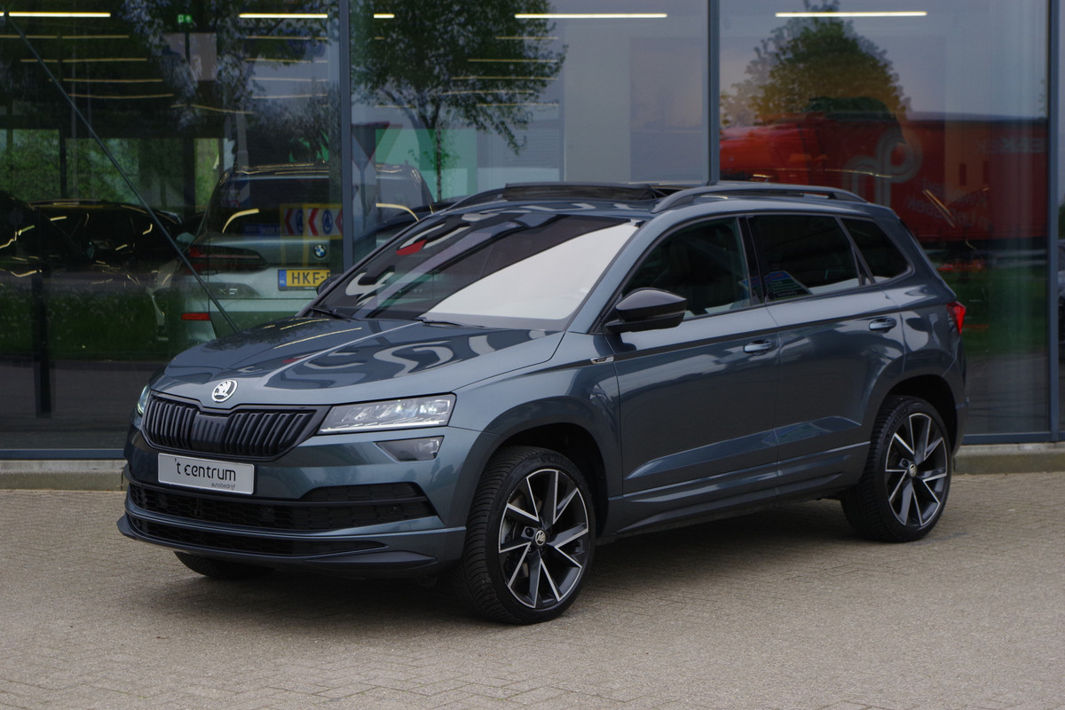 Škoda Karoq 1.5 TSI ACT 150 PK Automaat Sportline BNS, Trekhaak, Panoramadak, Camera, Adap. Cruise Control Škoda Karoq 1.5 TSI ACT 150 PK Automaat Sportline BNS, Trekhaak, Panoramadak, Camera, Adap. Cruise Control