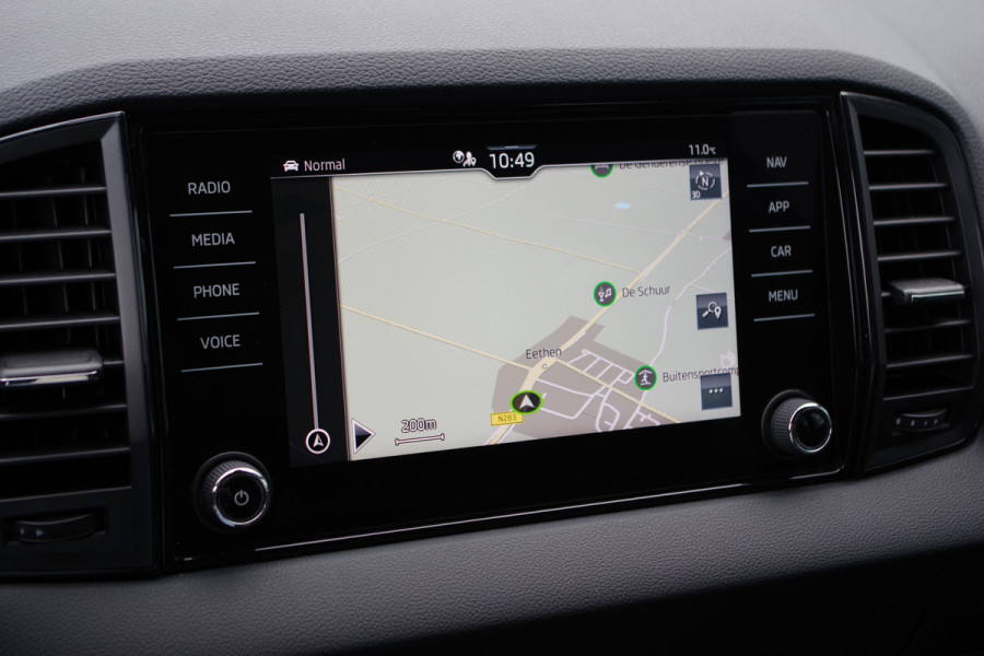 Škoda Karoq 1.5 TSI ACT 150 PK Automaat Sportline BNS, Trekhaak, Panoramadak, Camera, Adap. Cruise Control