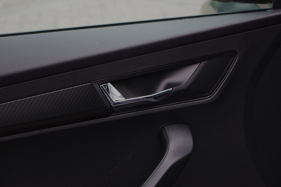 Škoda Karoq 1.5 TSI ACT 150 PK Automaat Sportline BNS, Trekhaak, Panoramadak, Camera, Adap. Cruise Control