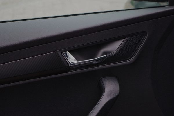 Škoda Karoq 1.5 TSI ACT 150 PK Automaat Sportline BNS, Trekhaak, Panoramadak, Camera, Adap. Cruise Control