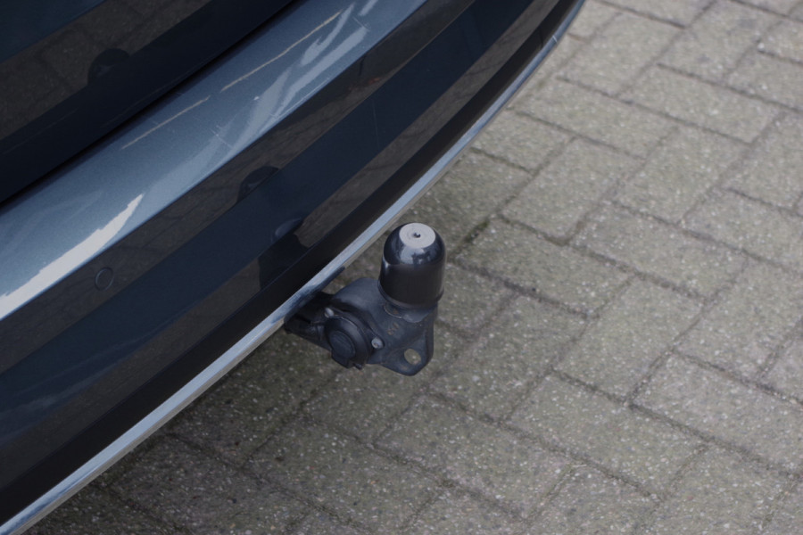 Škoda Karoq 1.5 TSI ACT 150 PK Automaat Sportline BNS, Trekhaak, Panoramadak, Camera, Adap. Cruise Control