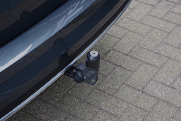Škoda Karoq 1.5 TSI ACT 150 PK Automaat Sportline BNS, Trekhaak, Panoramadak, Camera, Adap. Cruise Control
