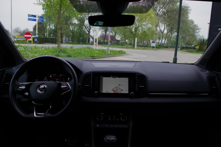 Škoda Karoq 1.5 TSI ACT 150 PK Automaat Sportline BNS, Trekhaak, Panoramadak, Camera, Adap. Cruise Control