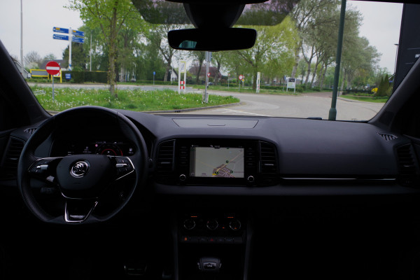 Škoda Karoq 1.5 TSI ACT 150 PK Automaat Sportline BNS, Trekhaak, Panoramadak, Camera, Adap. Cruise Control