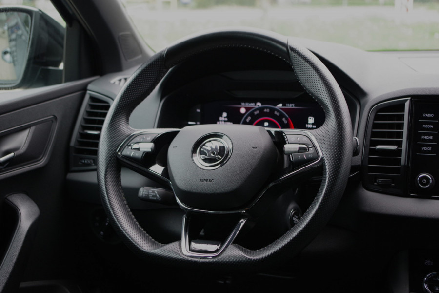 Škoda Karoq 1.5 TSI ACT 150 PK Automaat Sportline BNS, Trekhaak, Panoramadak, Camera, Adap. Cruise Control