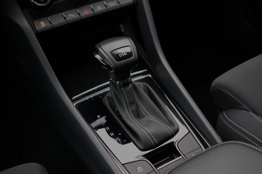 Škoda Karoq 1.5 TSI ACT 150 PK Automaat Sportline BNS, Trekhaak, Panoramadak, Camera, Adap. Cruise Control