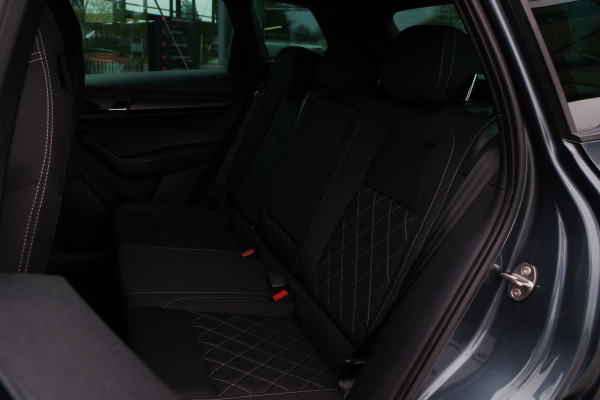 Škoda Karoq 1.5 TSI ACT 150 PK Automaat Sportline BNS, Trekhaak, Panoramadak, Camera, Adap. Cruise Control