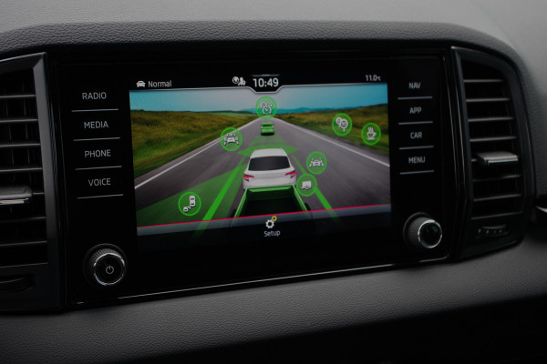 Škoda Karoq 1.5 TSI ACT 150 PK Automaat Sportline BNS, Trekhaak, Panoramadak, Camera, Adap. Cruise Control
