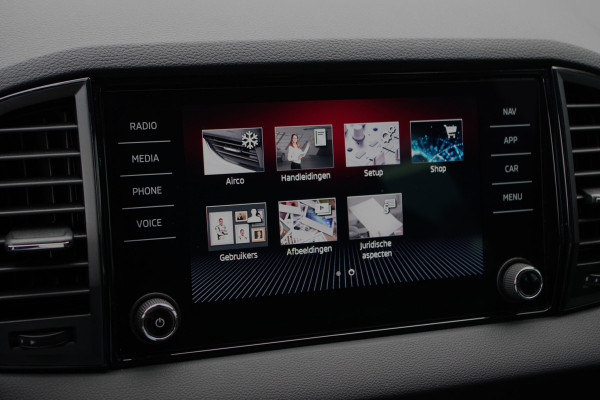 Škoda Karoq 1.5 TSI ACT 150 PK Automaat Sportline BNS, Trekhaak, Panoramadak, Camera, Adap. Cruise Control