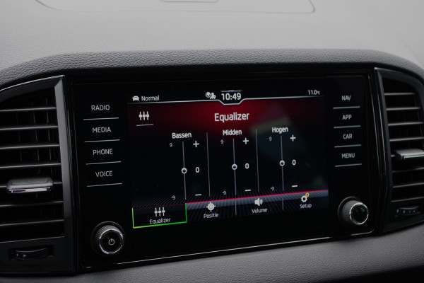Škoda Karoq 1.5 TSI ACT 150 PK Automaat Sportline BNS, Trekhaak, Panoramadak, Camera, Adap. Cruise Control