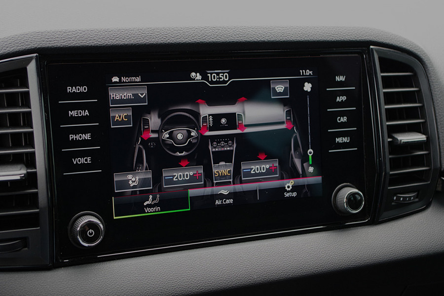 Škoda Karoq 1.5 TSI ACT 150 PK Automaat Sportline BNS, Trekhaak, Panoramadak, Camera, Adap. Cruise Control
