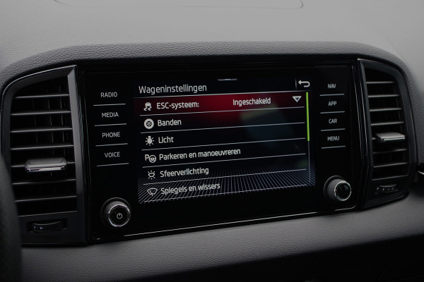 Škoda Karoq 1.5 TSI ACT 150 PK Automaat Sportline BNS, Trekhaak, Panoramadak, Camera, Adap. Cruise Control
