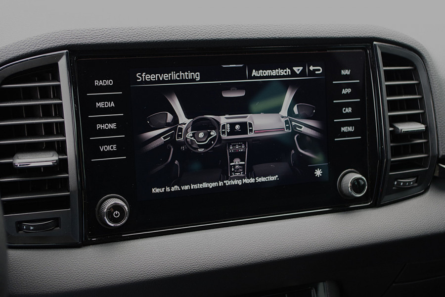 Škoda Karoq 1.5 TSI ACT 150 PK Automaat Sportline BNS, Trekhaak, Panoramadak, Camera, Adap. Cruise Control
