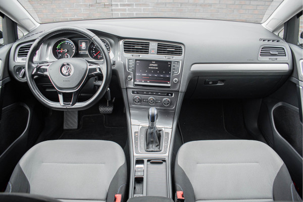 Volkswagen e-Golf | Cruise Control