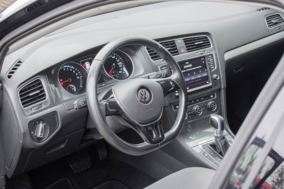 Volkswagen e-Golf | Cruise Control Volkswagen e-Golf | Cruise Control