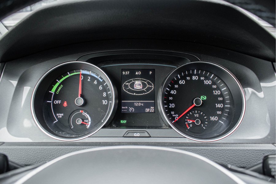 Volkswagen e-Golf | Cruise Control