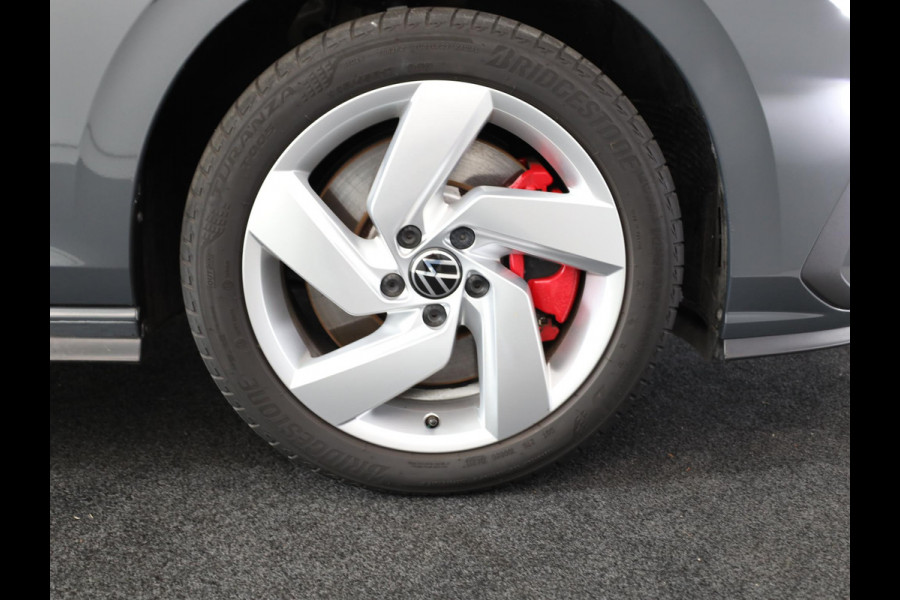 Volkswagen Golf 1.4 eHybrid GTE 245 pk Automaat (DSG) | Navigatie | Panoramadak | Parkeersensoren | Adaptieve cruise control | Stoelverwarming |