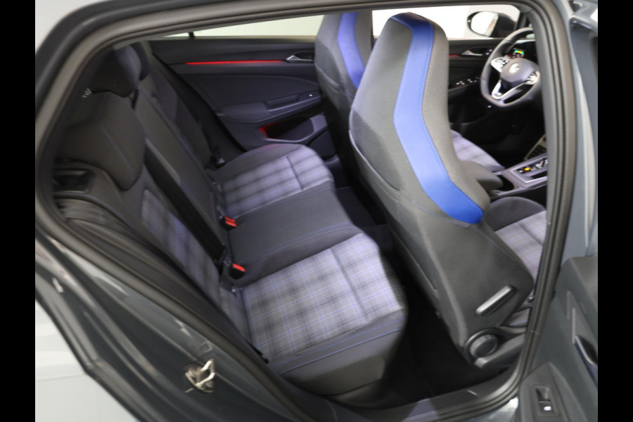 Volkswagen Golf 1.4 eHybrid GTE 245 pk Automaat (DSG) | Navigatie | Panoramadak | Parkeersensoren | Adaptieve cruise control | Stoelverwarming |