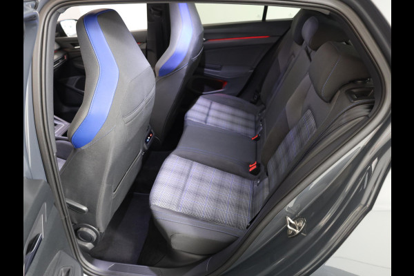 Volkswagen Golf 1.4 eHybrid GTE 245 pk Automaat (DSG) | Navigatie | Panoramadak | Parkeersensoren | Adaptieve cruise control | Stoelverwarming |