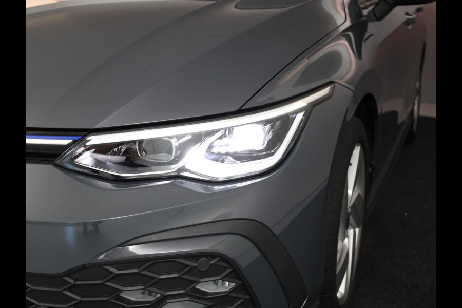 Volkswagen Golf 1.4 eHybrid GTE 245 pk Automaat (DSG) | Navigatie | Panoramadak | Parkeersensoren | Adaptieve cruise control | Stoelverwarming |