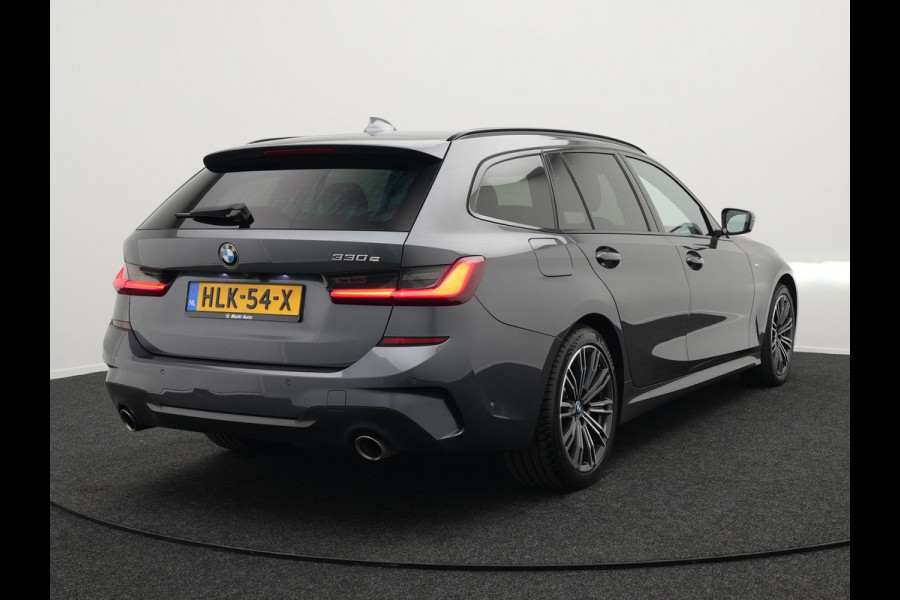 BMW 3 Serie Touring 330e M Sport Plug In Hybrid Dealer O.H. PHEV | Panodak | Lederen Sportstoelen Verwarmd | Adaptive Cruise | Navigatie | Apple Carplay | Camera | DAB | Sfeerverlichting |