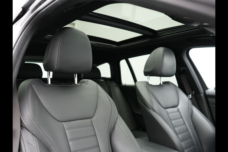 BMW 3 Serie Touring 330e M Sport Plug In Hybrid Dealer O.H. PHEV | Panodak | Lederen Sportstoelen Verwarmd | Adaptive Cruise | Navigatie | Apple Carplay | Camera | DAB | Sfeerverlichting |