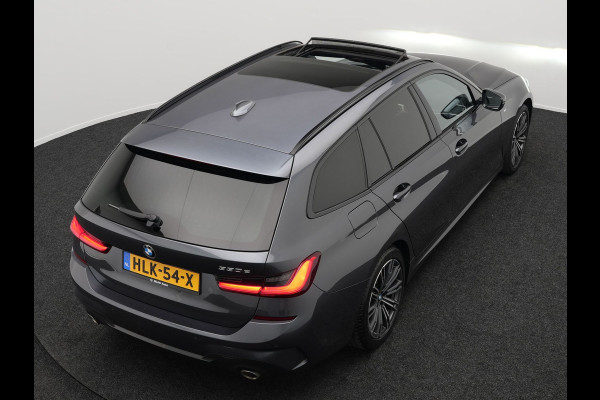 BMW 3 Serie Touring 330e M Sport Plug In Hybrid Dealer O.H. PHEV | Panodak | Lederen Sportstoelen Verwarmd | Adaptive Cruise | Navigatie | Apple Carplay | Camera | DAB | Sfeerverlichting |