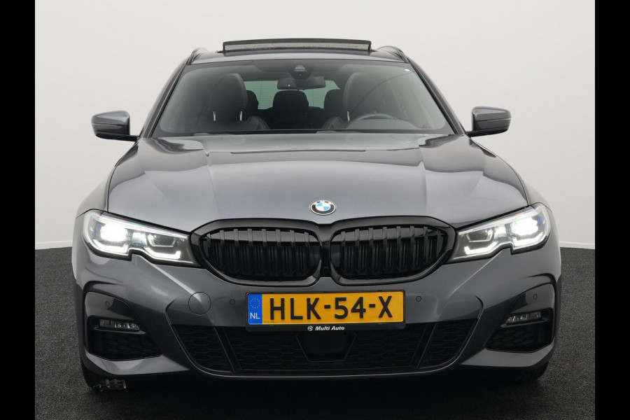 BMW 3 Serie Touring 330e M Sport Plug In Hybrid Dealer O.H. PHEV | Panodak | Lederen Sportstoelen Verwarmd | Adaptive Cruise | Navigatie | Apple Carplay | Camera | DAB | Sfeerverlichting |