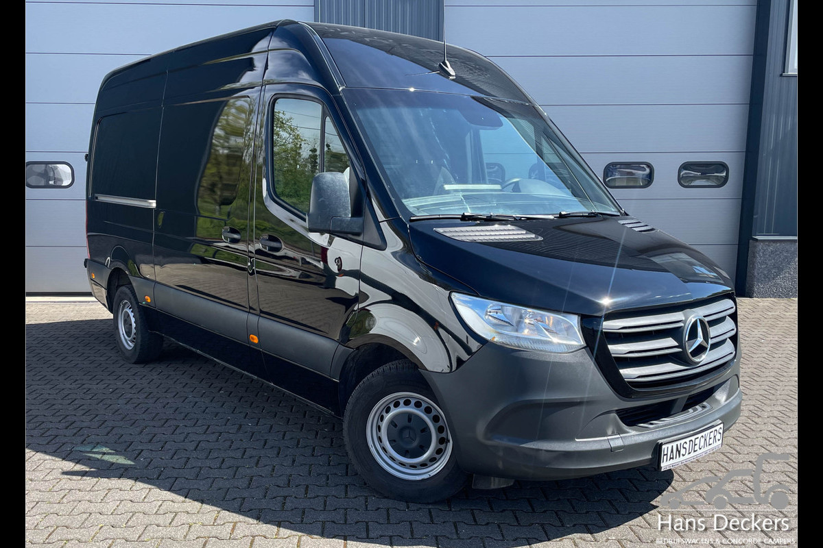 Mercedes-Benz Sprinter 316 L2H2 Zwart MBUX Trekhaak 3500kg 163pk Airco Mercedes-Benz Sprinter 316 L2H2 Zwart MBUX Trekhaak 3500kg 163pk Airco