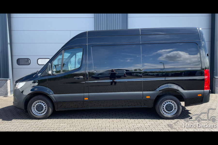Mercedes-Benz Sprinter 316 L2H2 Zwart MBUX Trekhaak 3500kg 163pk Airco