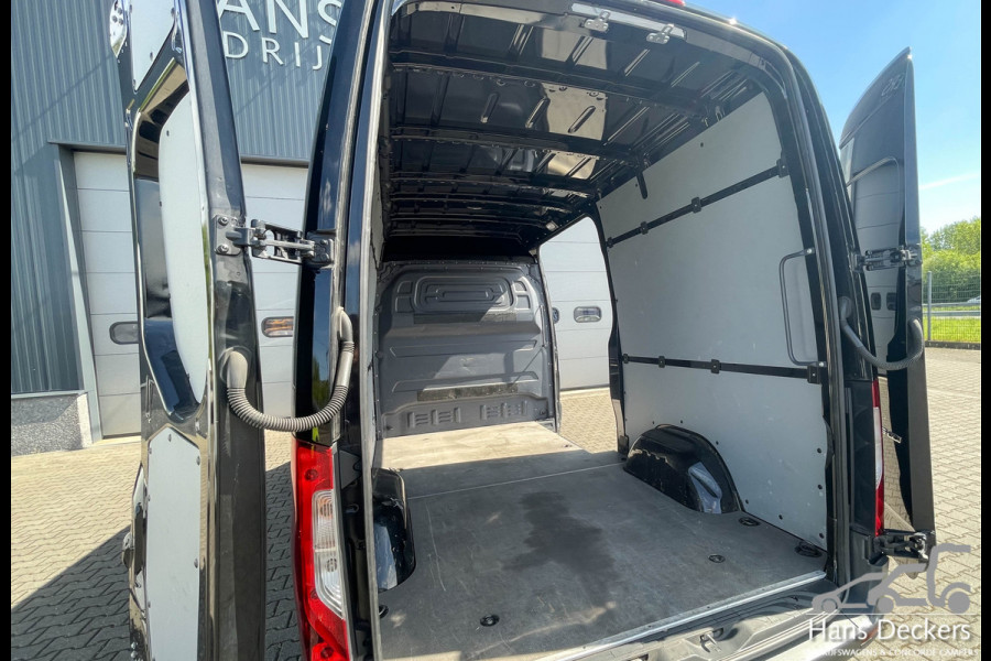 Mercedes-Benz Sprinter 316 L2H2 Zwart MBUX Trekhaak 3500kg 163pk Airco