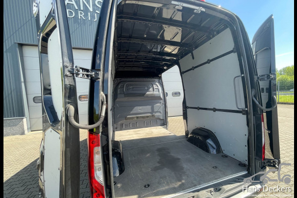 Mercedes-Benz Sprinter 316 L2H2 Zwart MBUX Trekhaak 3500kg 163pk Airco