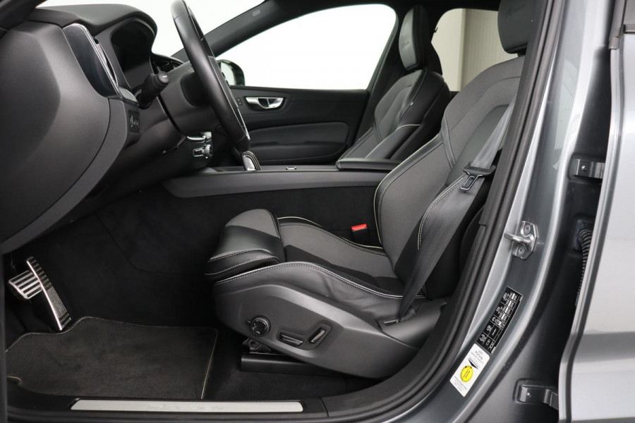 Volvo XC60 2.0 Recharge T8 AWD R Design | Panoramadak | Head-Up | Trekhaak | Harman/Kardon | Camera | Adaptive cruise | Stoelverwarming | Memory | Navigatie