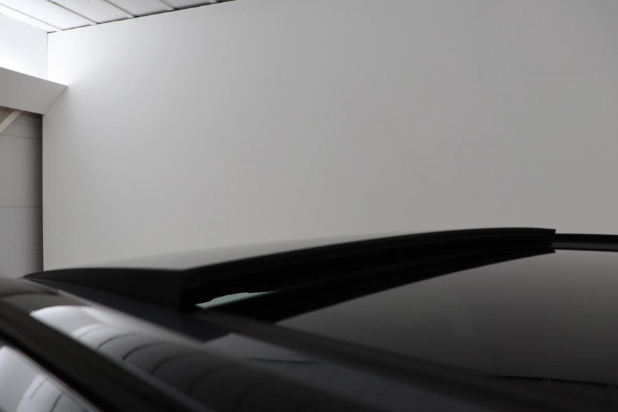 Volvo XC60 2.0 Recharge T8 AWD R Design | Panoramadak | Head-Up | Trekhaak | Harman/Kardon | Camera | Adaptive cruise | Stoelverwarming | Memory | Navigatie