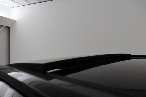 Volvo XC60 2.0 Recharge T8 AWD R Design | Panoramadak | Head-Up | Trekhaak | Harman/Kardon | Camera | Adaptive cruise | Stoelverwarming | Memory | Navigatie