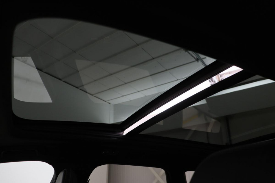 Volvo XC60 2.0 Recharge T8 AWD R Design | Panoramadak | Head-Up | Trekhaak | Harman/Kardon | Camera | Adaptive cruise | Stoelverwarming | Memory | Navigatie