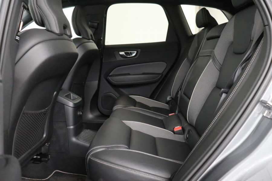 Volvo XC60 2.0 Recharge T8 AWD R Design | Panoramadak | Head-Up | Trekhaak | Harman/Kardon | Camera | Adaptive cruise | Stoelverwarming | Memory | Navigatie