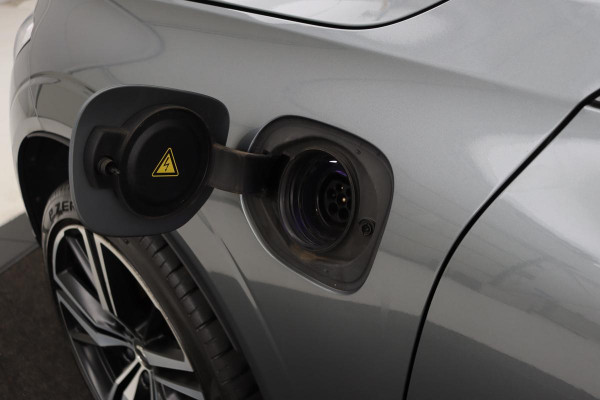 Volvo XC60 2.0 Recharge T8 AWD R Design | Panoramadak | Head-Up | Trekhaak | Harman/Kardon | Camera | Adaptive cruise | Stoelverwarming | Memory | Navigatie